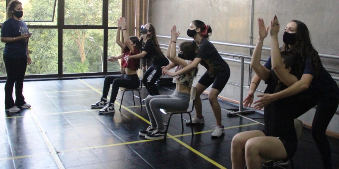 Escola de Arte-Educação oferece curso de Tik Tok em Campo Bom