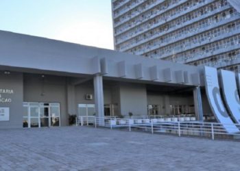 Governo do Estado abre processo para a contratação temporária de 4 mil professores de Português e Matemática