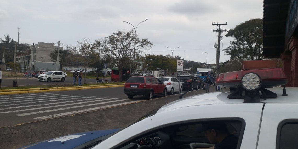 Após denúncias, forças de segurança fazem operação na Av. Mauá, em Sapiranga