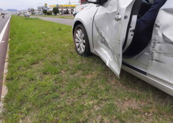 Polícia Rodoviária registra acidente entre carreta e automóvel no trecho de Sapiranga da RS-239