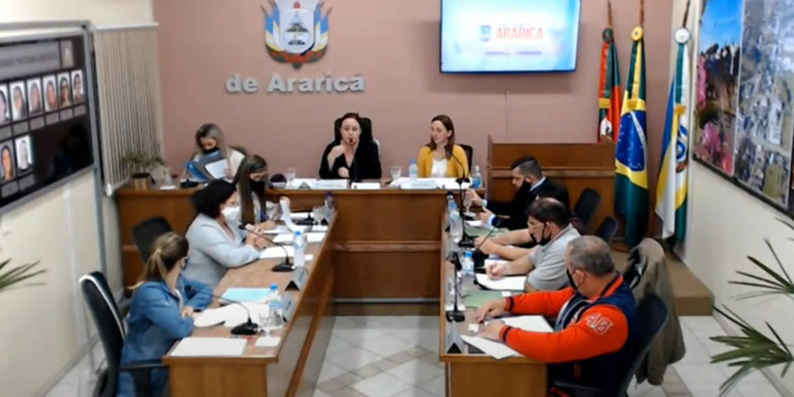 Procurador-geral dá parecer favorável e divulgação de vacinados ganha fôlego