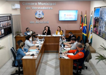 Procurador-geral dá parecer favorável e divulgação de vacinados ganha fôlego
