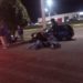 Após discussão em posto de gasolina, motorista de carro avança sobre grupo de pessoas, atropela dois e foge