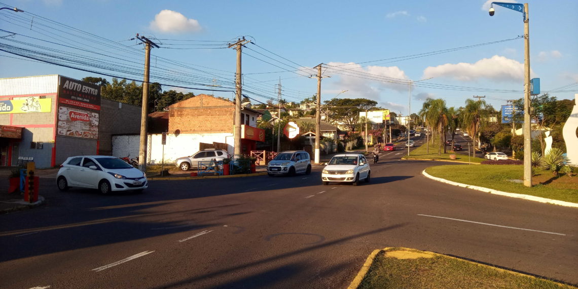 Entra em funcionamento o radar fixo da lomba da Avenida Brasil