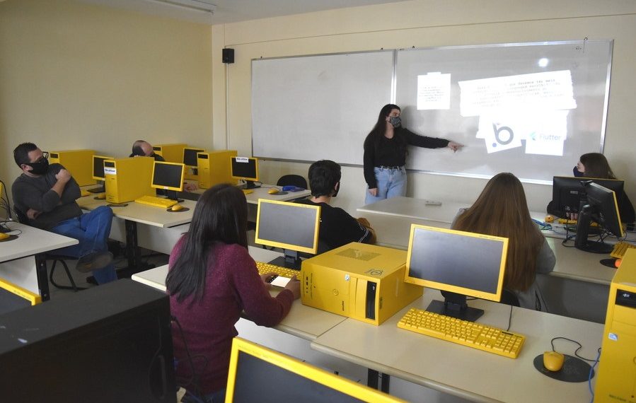 Prefeitura realiza oficina de desenvolvimento de aplicativos em escola de Sapiranga