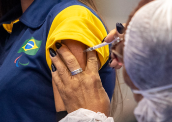 Quase 135 milhões de brasileiros já tomaram a primeira dose contra a Covid-19