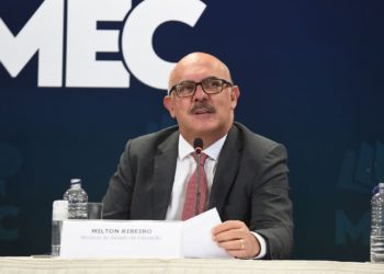 Programa para incentivar participação de famílias em escolas é lançado pelo MEC