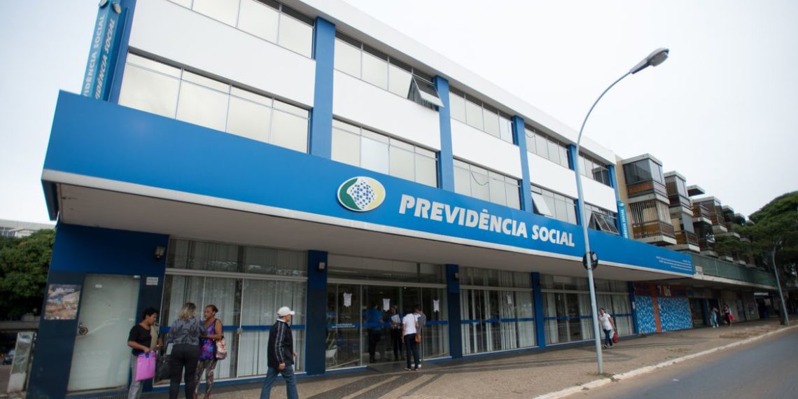 Senadores derrubam veto à suspensão de prova de vida do INSS