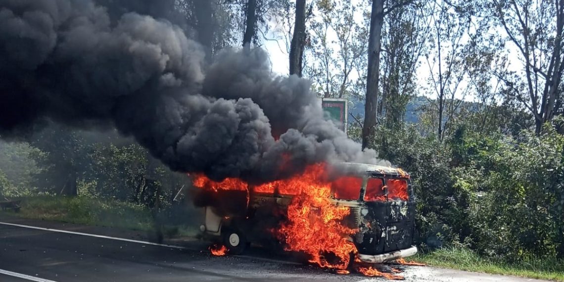 Veículo incendeia na ERS-239 no trecho de Campo Bom