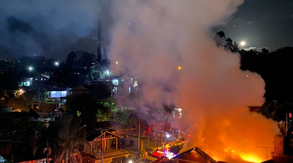 Incêndio atinge residência no bairro Paulista em Campo Bom