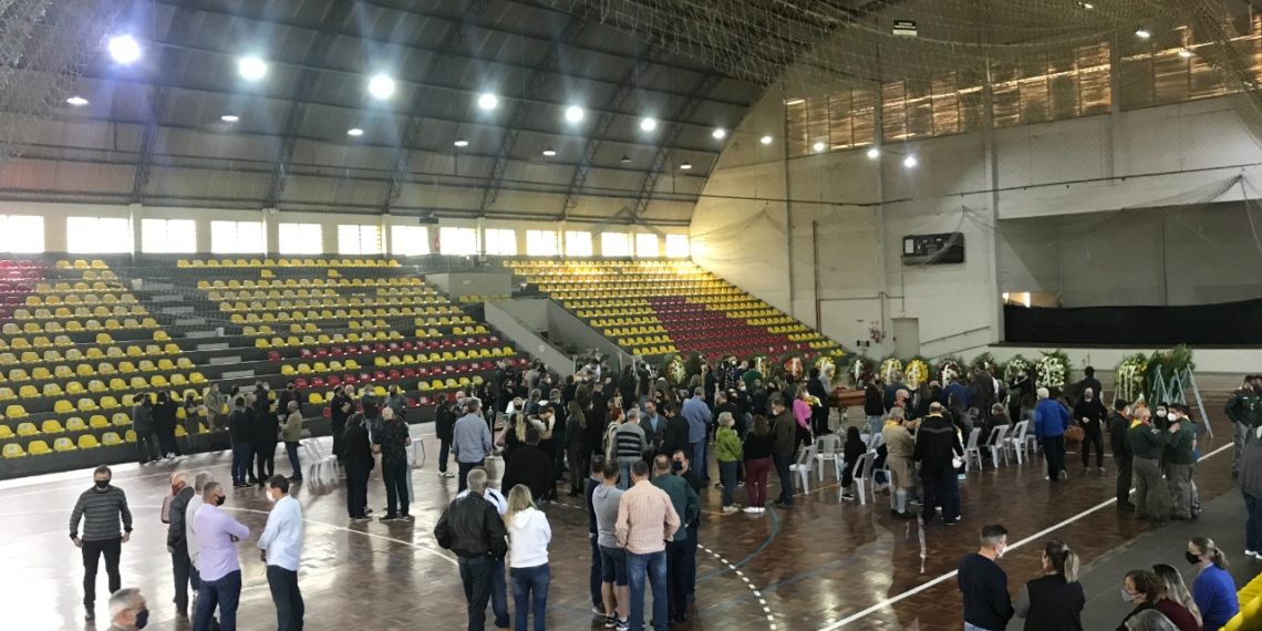 Despedida a Marcos e Marlise Riegel aconteceu nesta manhã, em Campo Bom