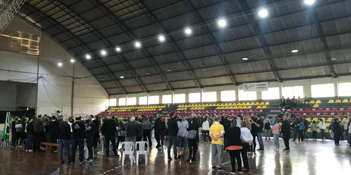 Despedida a Marcos e Marlise Riegel aconteceu nesta manhã, em Campo Bom