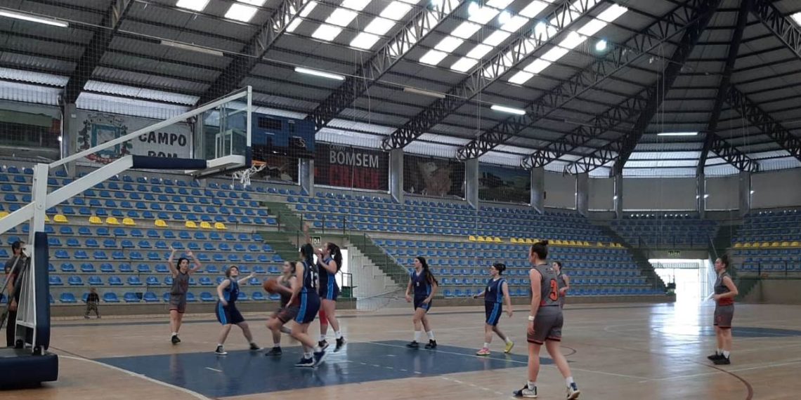 Basquete feminino do Programa Acolher de Campo Bom vai a Santa Cruz para mais uma rodada do Estadual
