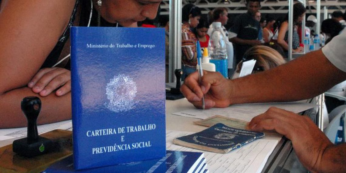 Desemprego no Brasil tem leve queda e fica em 14,1% no 2º trimestre