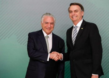 Presidente Bolsonaro pede pacificação após encontro com Michel Temer