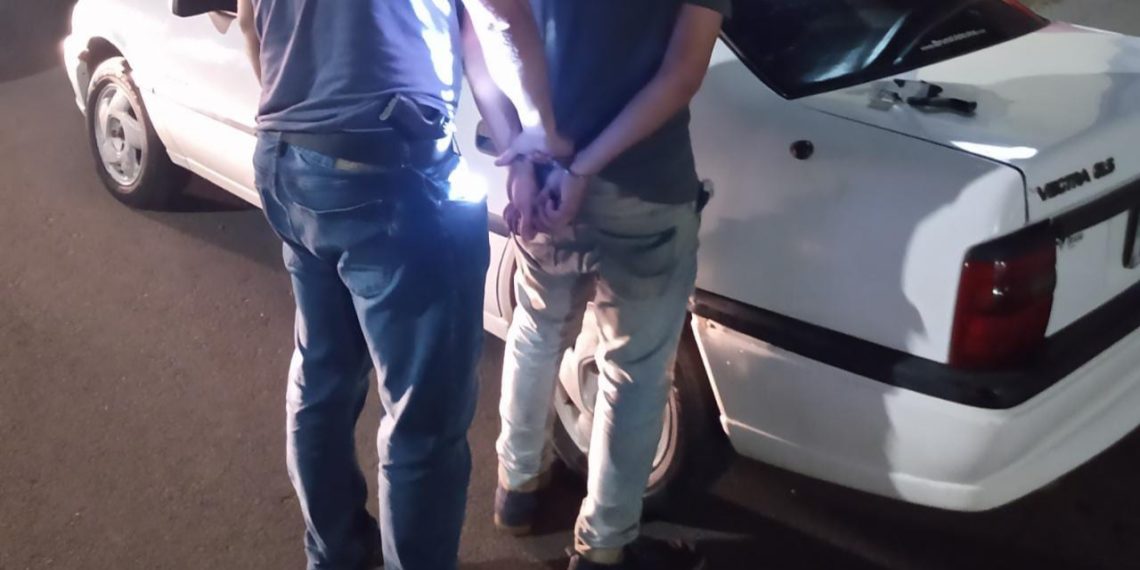 Polícia Civil de Nova Hartz prende homem por furto de veículo após horas de buscas