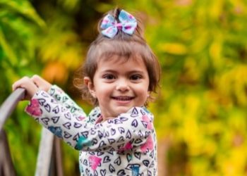 Aos 2 anos, menina de Nova Hartz foi diagnosticada com tumor no cérebro