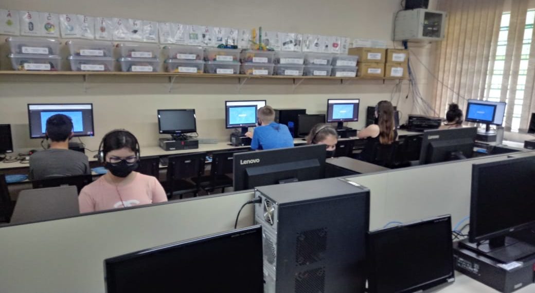 Alunos de Campo Bom participam de competição de tecnologia