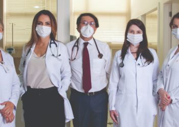 Médica Oncologista da Oncosinos fala sobre o Outubro Rosa e o Novembro Azul