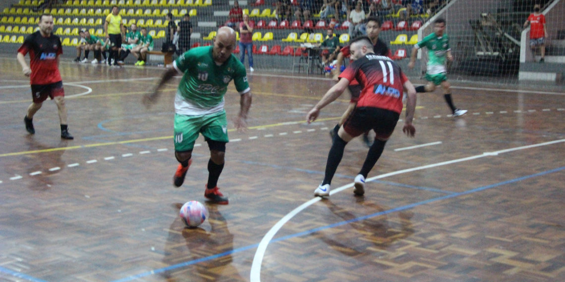 Copa Deoclécio Schuetz de Futsal, em Campo Bom, tem mais dois jogos nesta segunda-feira, 18