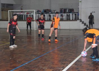 Em Campo Bom, são definidos os finalistas da Copa Tia Mira de Futsal Feminino