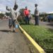 Em Sapiranga, equipes intensificam trabalhos de pinturas de meio-fio em todos os bairros