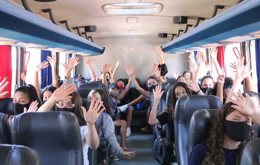 Em Sapiranga, cerca de 800 alunos de escolas municipais, estaduais e APAE são beneficiados com o transporte escolar