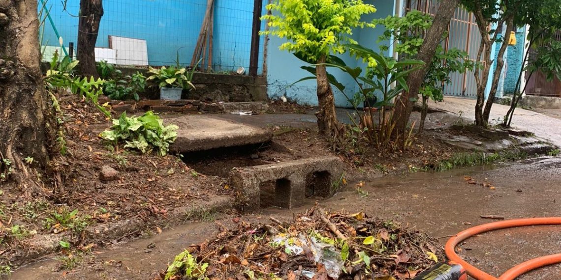 Secretaria de Obras de Sapiranga realiza limpeza de bueiros e faz alerta para alagamentos