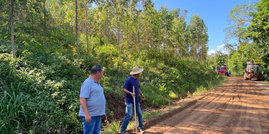 Sapiranga intensifica ações de reparos nas estradas da zona rural