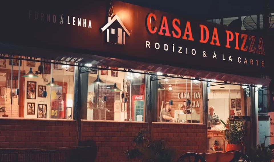 Na hora de escolher sua pizza, a melhor opção é a Casa da Pizza