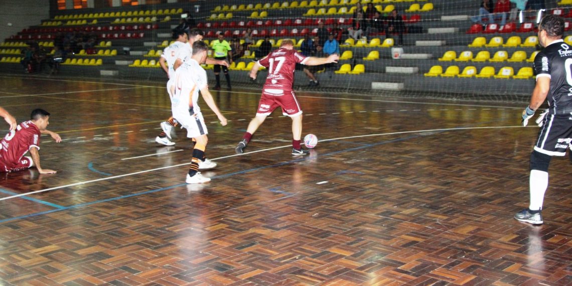 Em Campo Bom, Futsal 40 Anos encerra fase classificatória nesta segunda-feira, 22