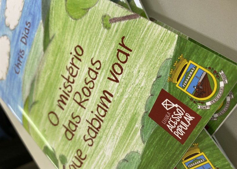 Livro colaborativo sobre Sapiranga é distribuído em escolas do município