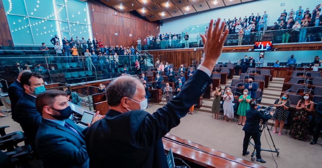 Alceu Moreira recebe do Parlamento gaúcho a Medalha Deputado Emérito 2020