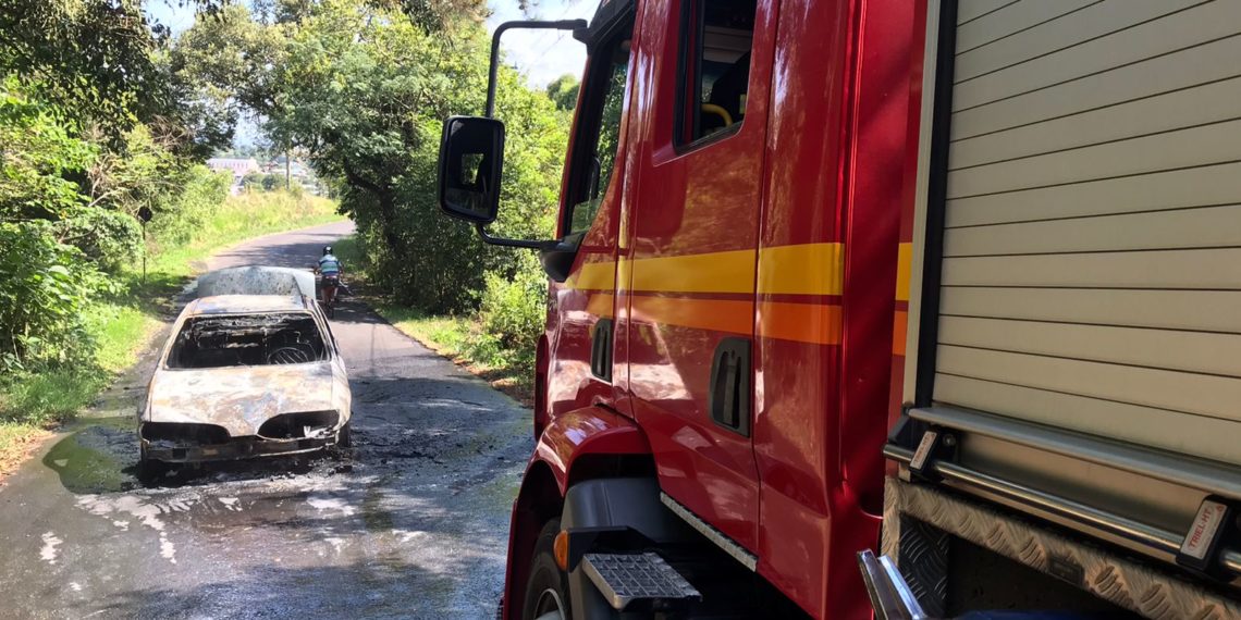 Veículo pega fogo em Sapiranga; motorista não se feriu