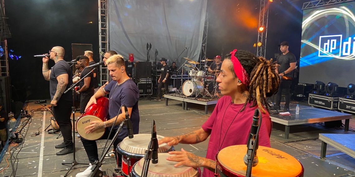 Campo Bom sente o agito do pagode da Banda Di Propósito no Natal da Integração