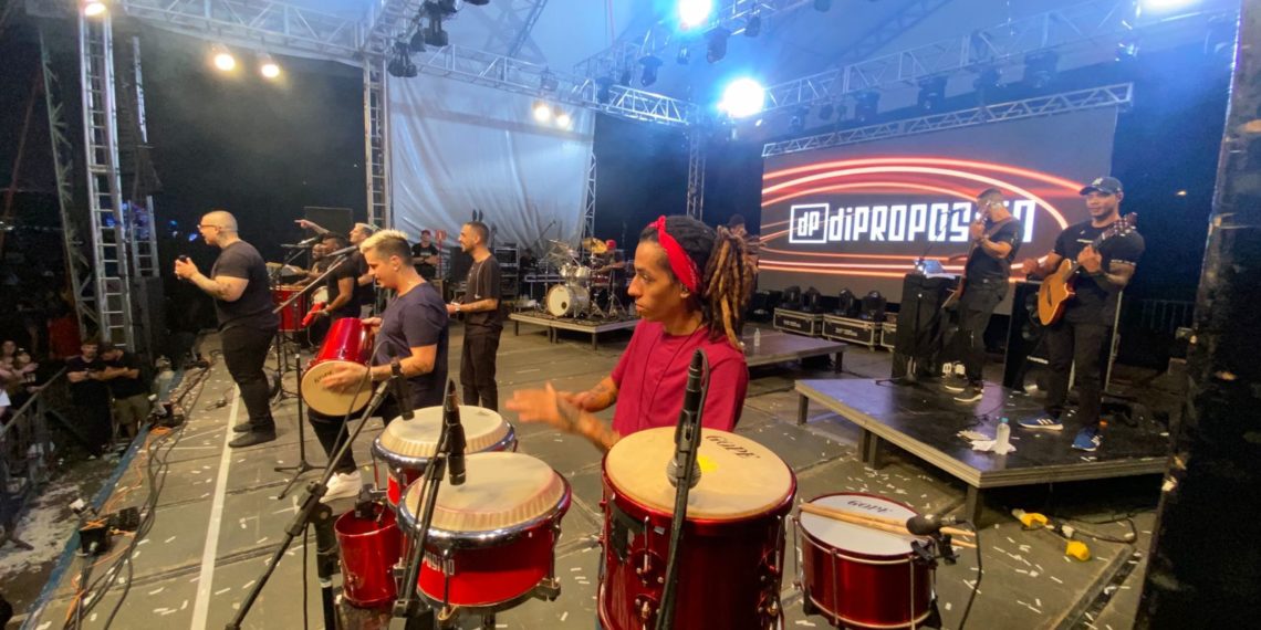 Campo Bom sente o agito do pagode da Banda Di Propósito no Natal da Integração