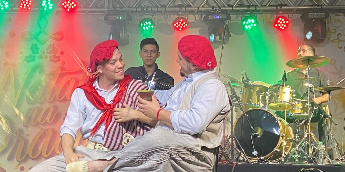 Luiza Barbosa recebe convidados no Natal na Praça em Sapiranga