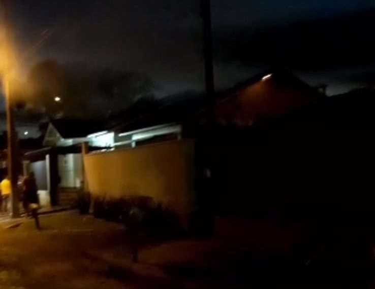Incêndio atinge residência em Sapiranga