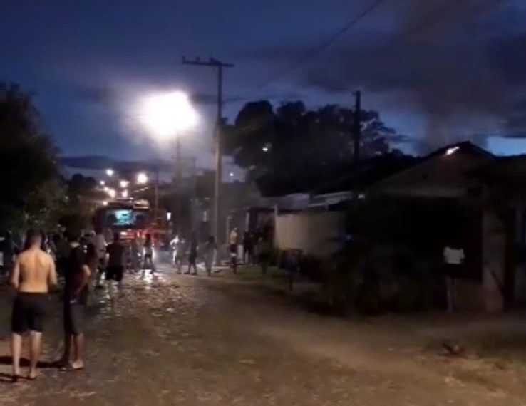 Incêndio atinge residência em Sapiranga