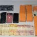 Dupla é detida com drogas, dinheiro, celulares e drone em Campo Bom pela BM