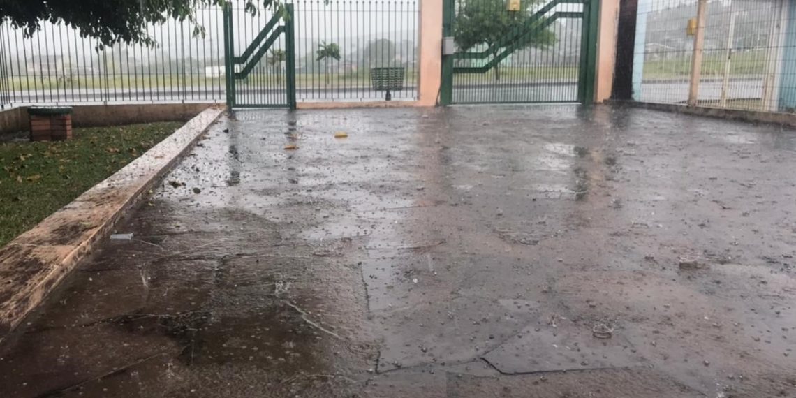 Sapiranga registra chuva e rápida queda de granizo neste domingo