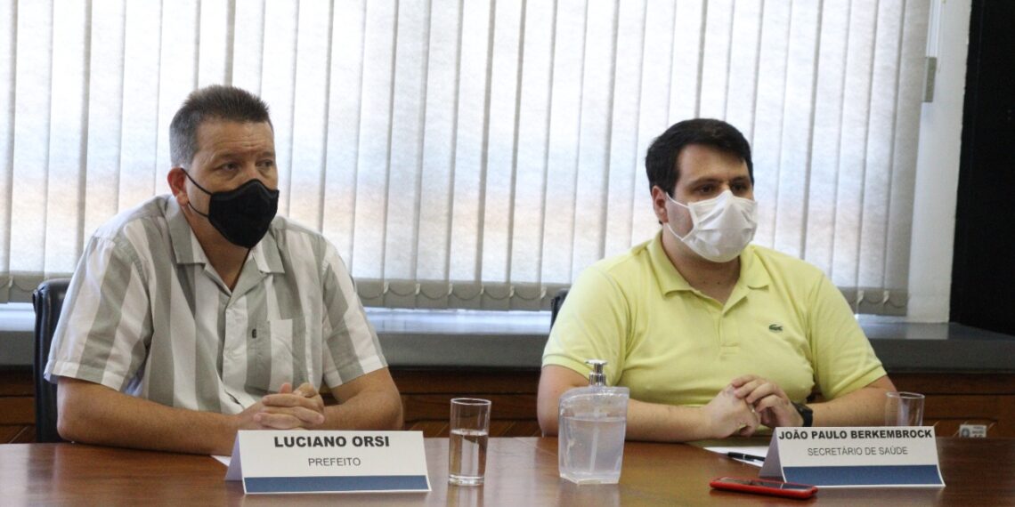 Em coletiva, prefeito de Campo Bom explica cancelamento de eventos