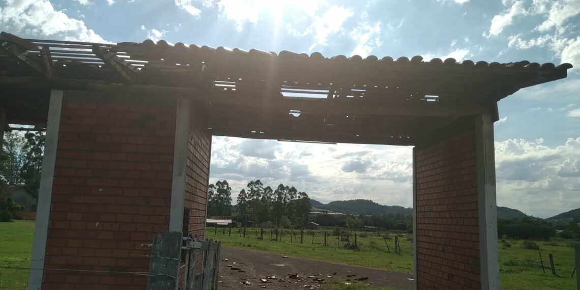 CTG Pedro Serrano contabiliza estragos após tempestade destruir piquetes