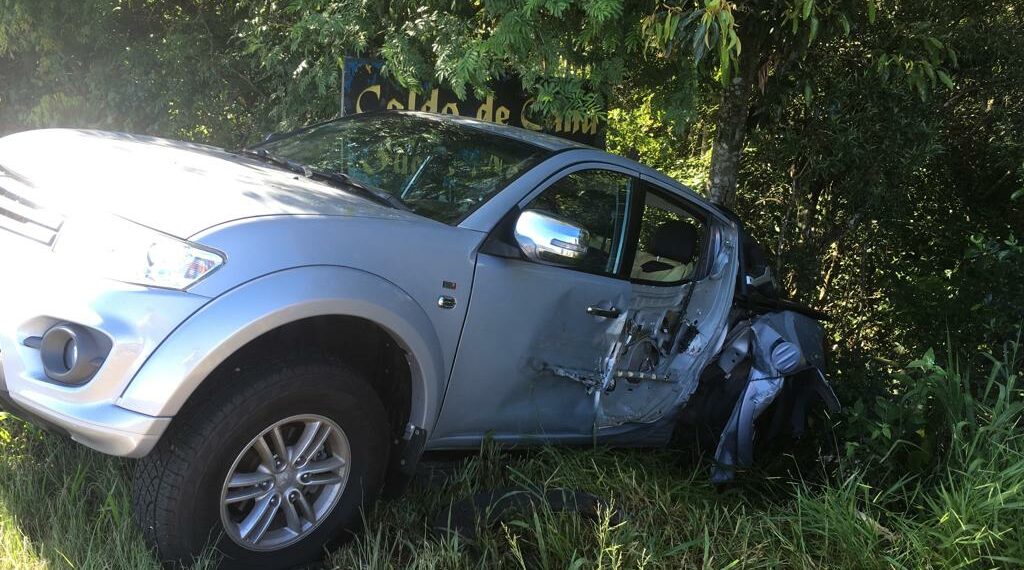 Colisão deixa trânsito em meia pista na RS-239 em Sapiranga