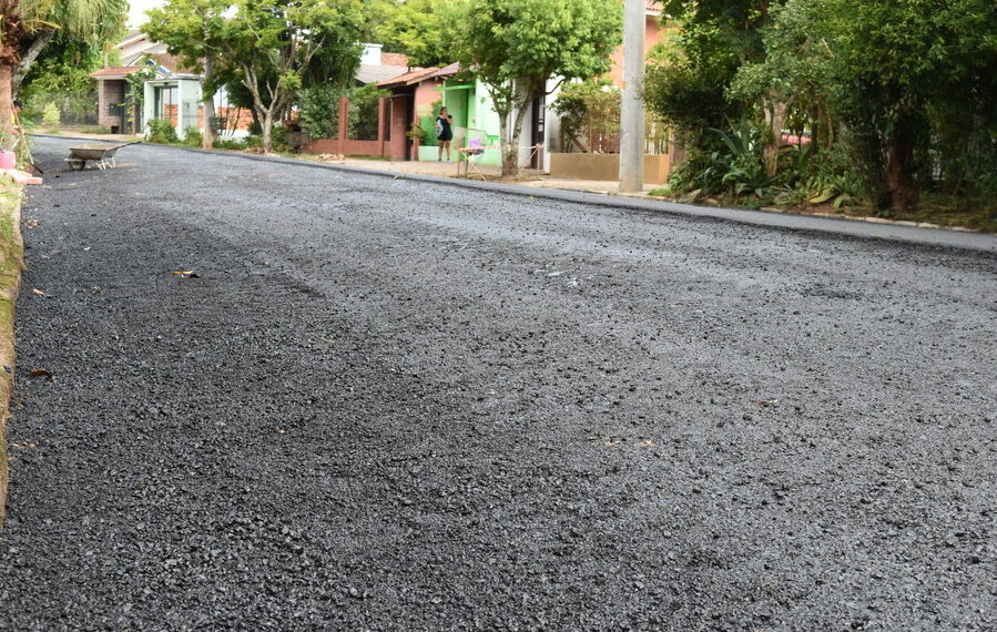 Prefeitura de Sapiranga pavimenta mais três ruas na cidade