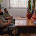 Reunião entre oficial da Brigada Militar e presidente da Câmara de Campo Bom