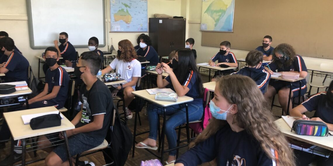 Vales do Sinos e Paranhana dedicados na volta às aulas; cuidados são exaltados pela Educação
