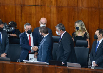 Valdeci Oliveira é eleito presidente da Assembleia Legislativa