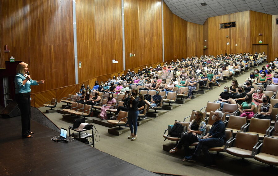 Abertura do Ano Letivo 2022 é marcada por palestra para professores municipais de Sapiranga