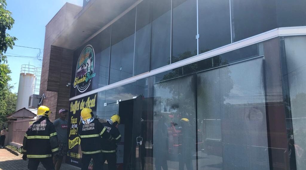 Incêndio atinge igreja no bairro São Luiz, em Sapiranga